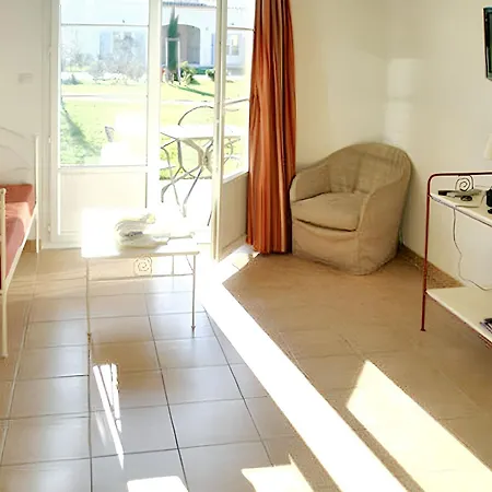 Maison Charmante à Avec Piscine Partagée Casa de Férias *