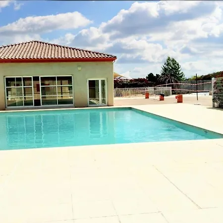 Casa de Férias Maison Charmante à Avec Piscine Partagée Gallargues-le-Montueux