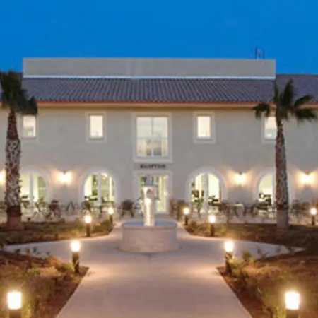 Maison Charmante à Avec Piscine Partagée *