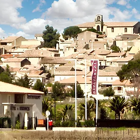Maison Charmante à Avec Piscine Partagée