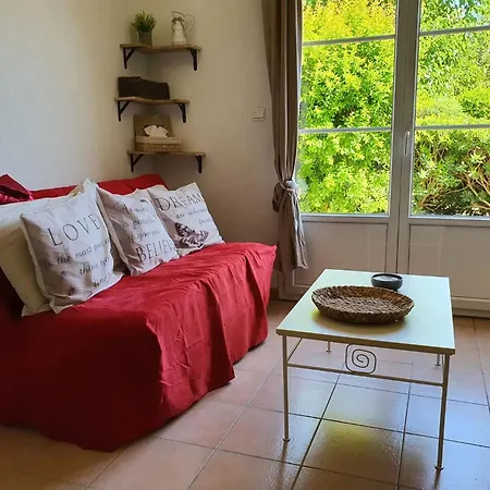 Maison Charmante à Avec Piscine Partagée Casa de Férias *