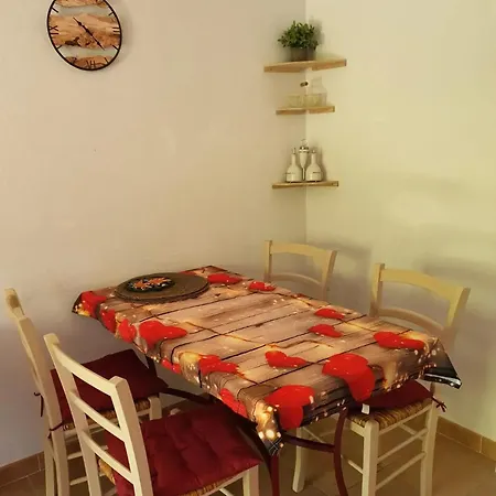 Maison Charmante à Avec Piscine Partagée Gallargues-le-Montueux